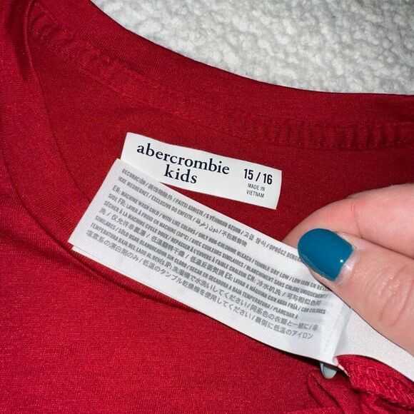 Abercrombie Kids Red Baby Yoda Star Wars Graphic Tee Size 15/16 NWOT - Picture 7 of 10